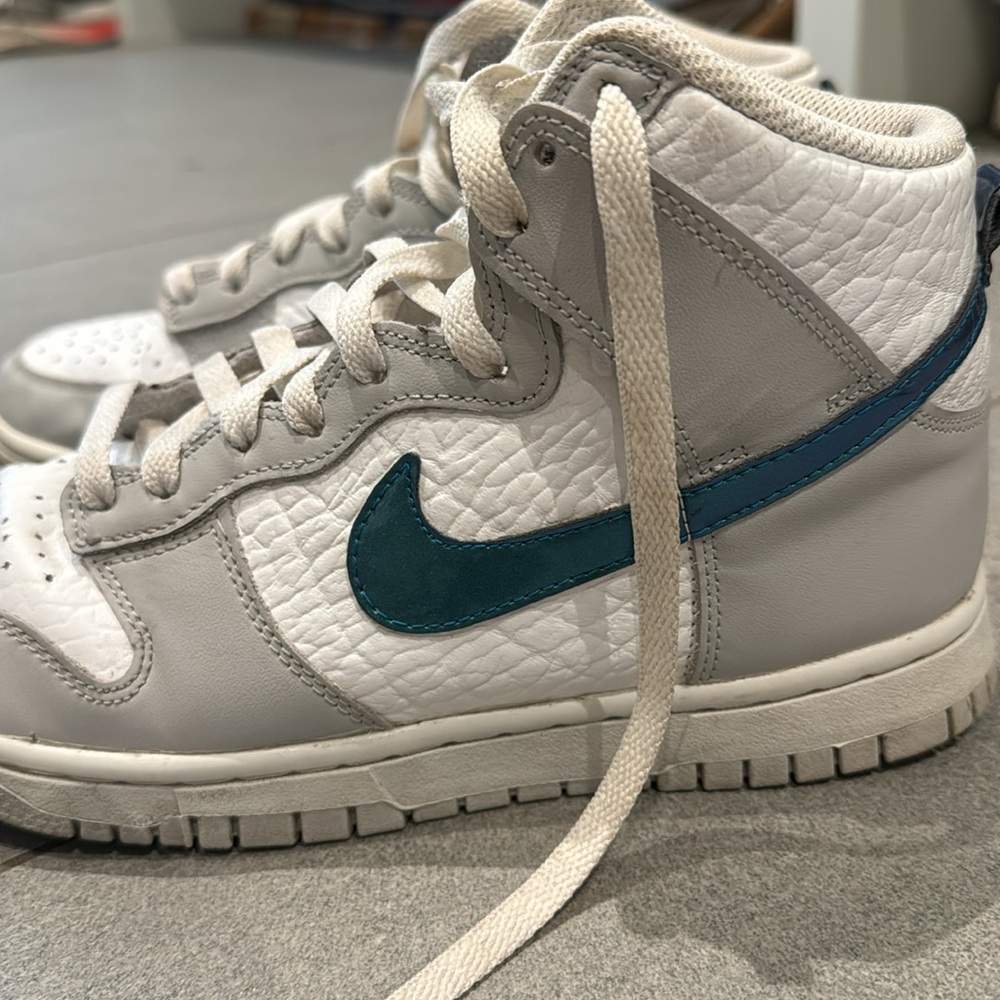 Nike Dunk High - Picture 2 of 9